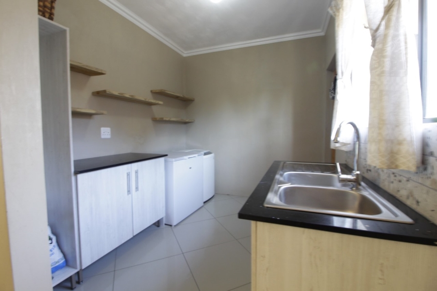 3 Bedroom Property for Sale in Wavecrest Eastern Cape